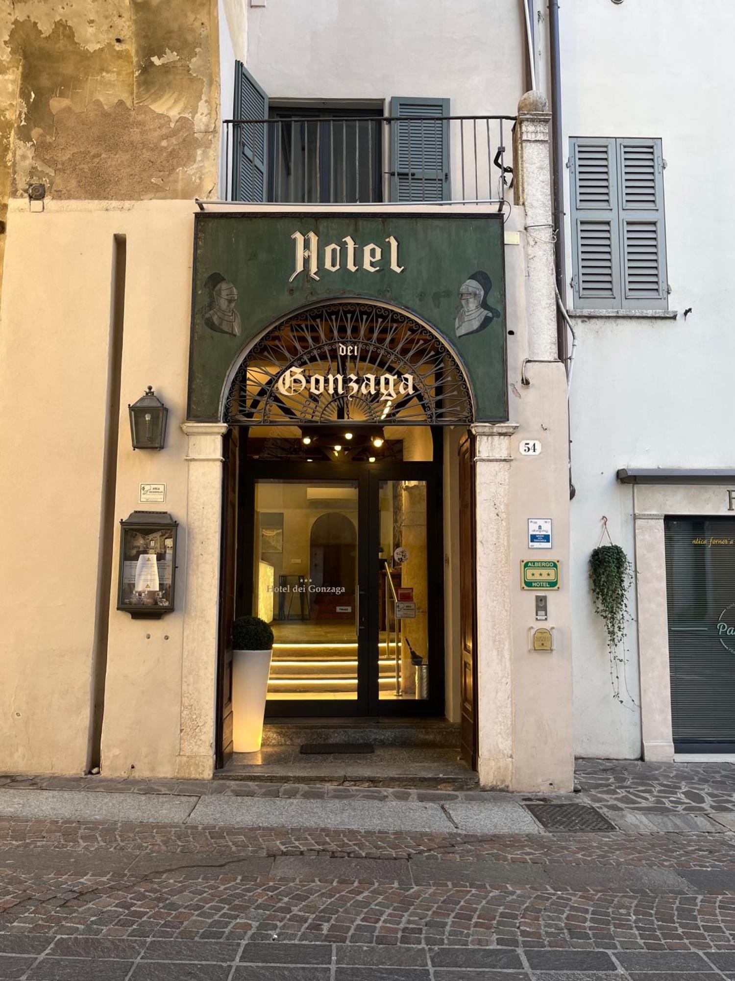 מאנטובה Hotel Dei Gonzaga מראה חיצוני תמונה